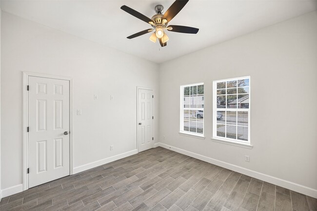 Building Photo - 1550 Lombardy St