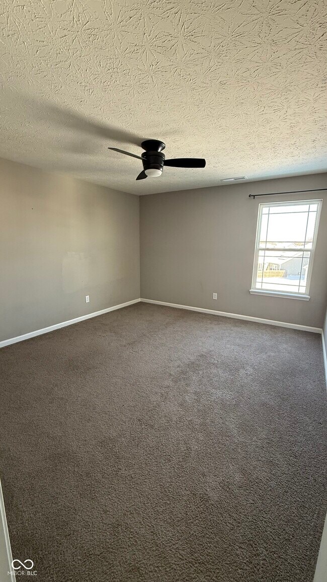 Building Photo - 6923 Bryant Pl