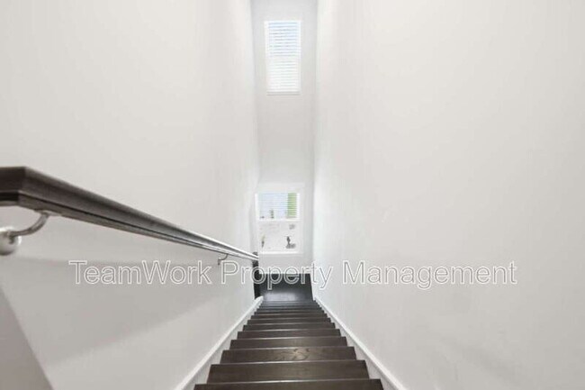 Building Photo - 7722 Park Gate Dr