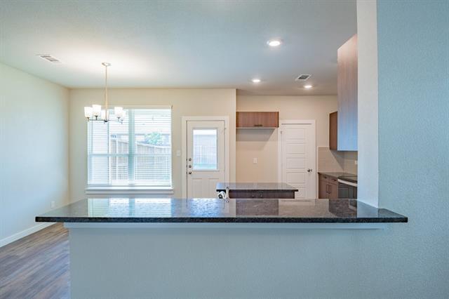 Building Photo - 720 Wheatfield Dr
