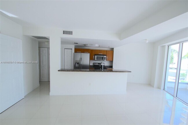 Building Photo - 6362 Collins Ave
