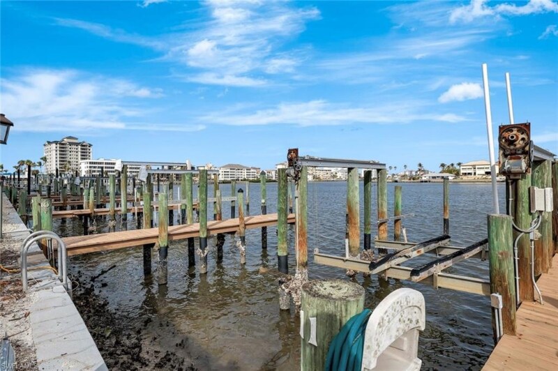 Building Photo - 271 Southbay Dr