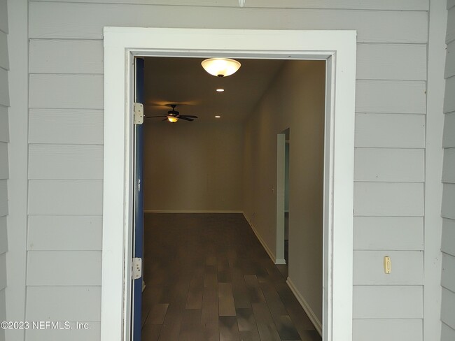 Building Photo - 208 Midway Park Dr