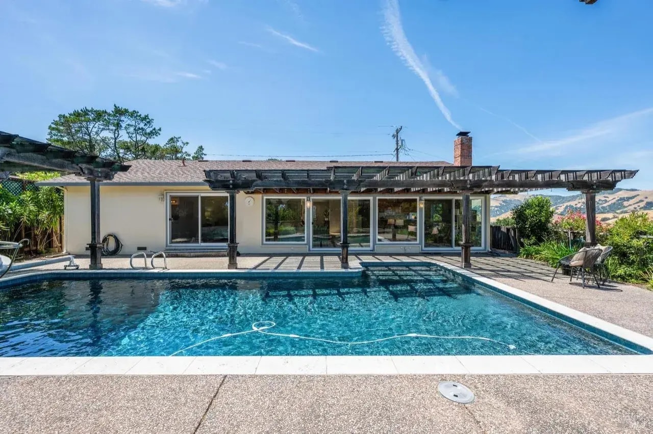 Pool view West facing - 1097 Lea Dr