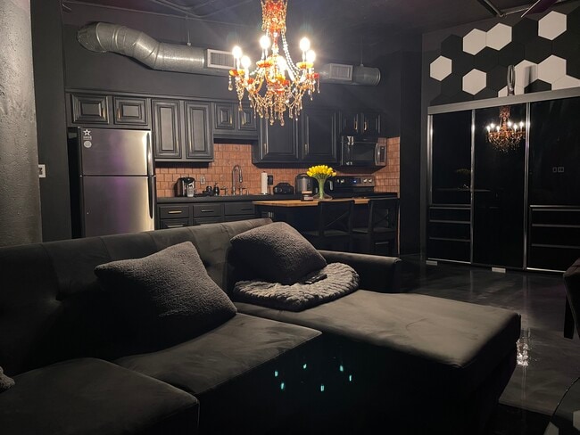 Building Photo - 1122 Jackson St