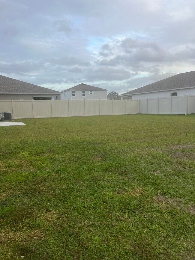 Building Photo - Spacious 5BR House in Winter Haven