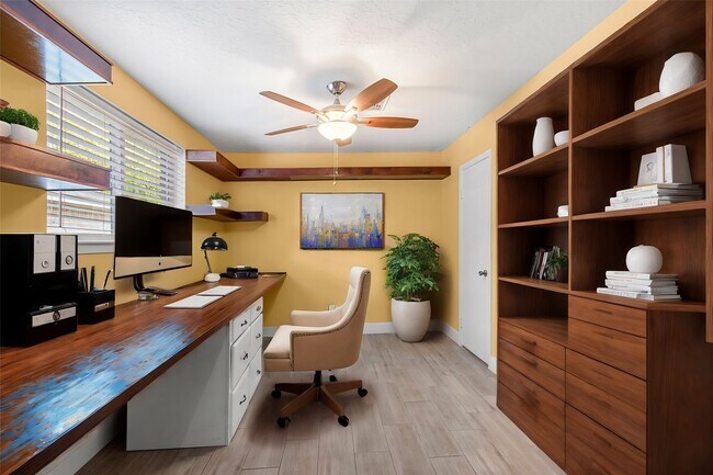 Building Photo - 3010 Westerland Dr