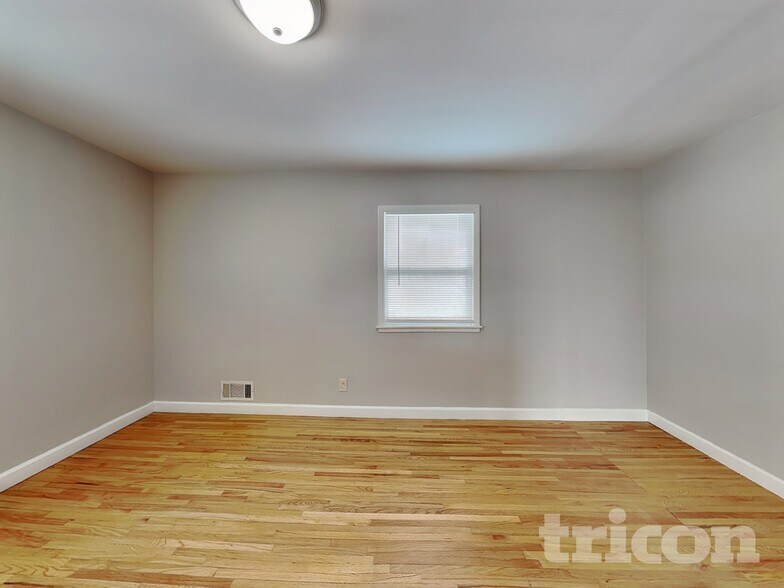 Building Photo - 4010 Monroe St NE