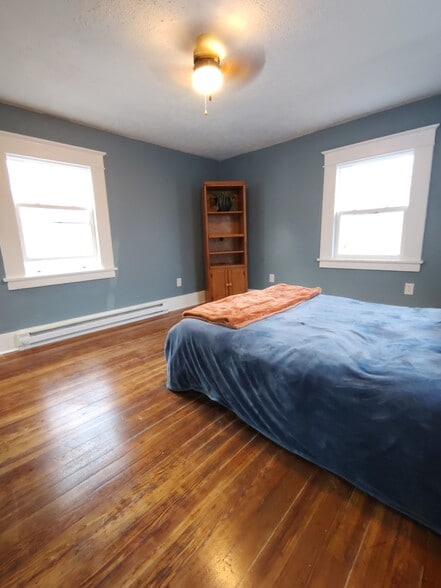 Another angle, blackout drapes not shown - 1128 Portage Ave