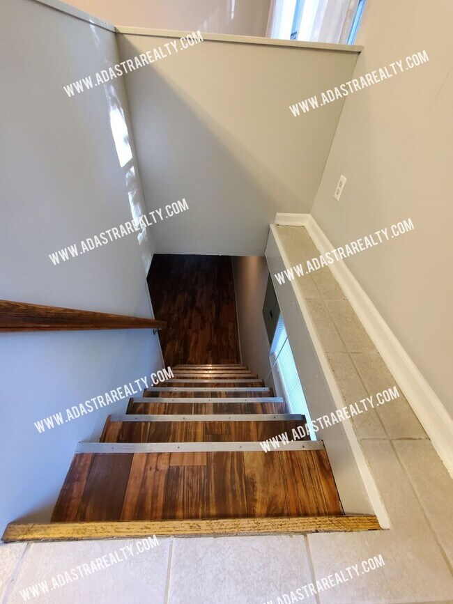 Building Photo - 4825 W 75th St
