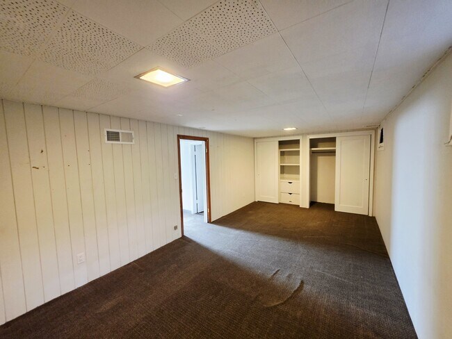 Building Photo - 1710 S Higbee Ave