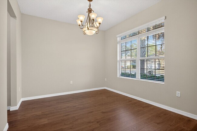 Building Photo - 104 Riachuelo Ln