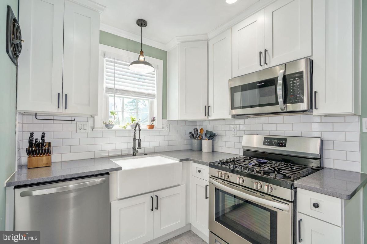 Building Photo - 57 Ridgeway Ave