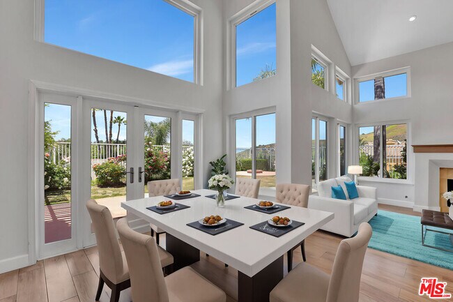 Building Photo - 24701 Cll Conejo