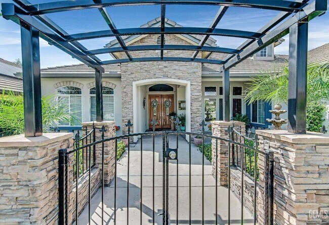 Building Photo - Brighton Estates Luxury 4-Bedroom Home with Pool, Office, Outdoor Kitchen & Paid Solar – Saves Ov...