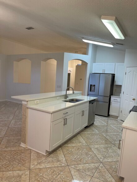 Building Photo - 13401 White Elk Loop