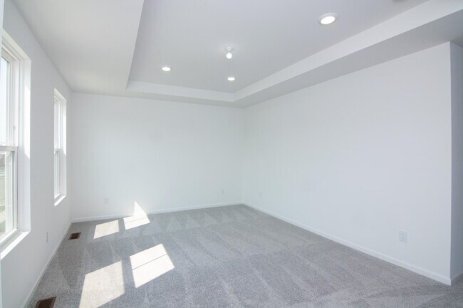 Building Photo - 5559 E Spaniel Dr
