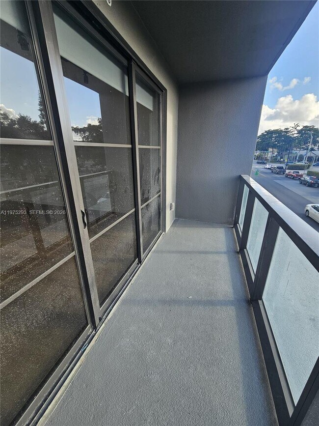 Building Photo - 1650 NE 124th St