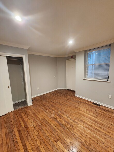 Building Photo - 914 E Passyunk Ave