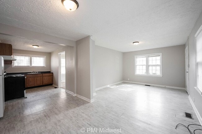 Building Photo - 270 S Lasalle St