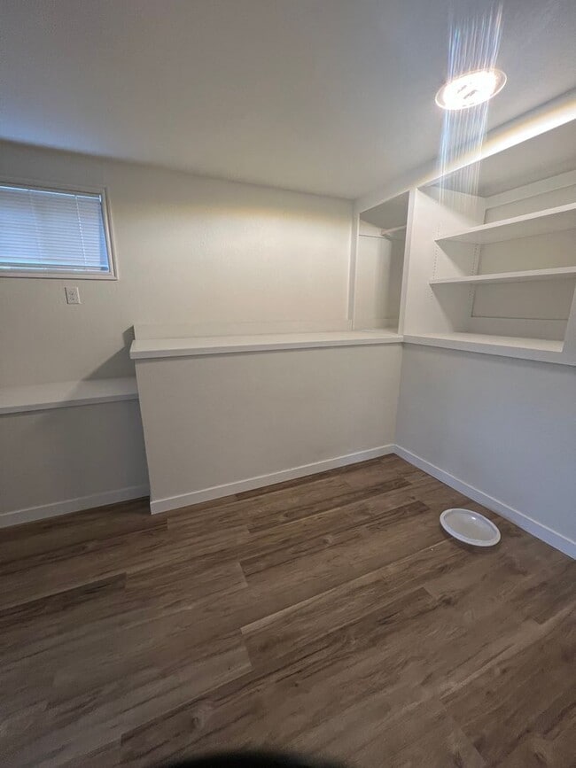 Building Photo - 276-278 Gresham St