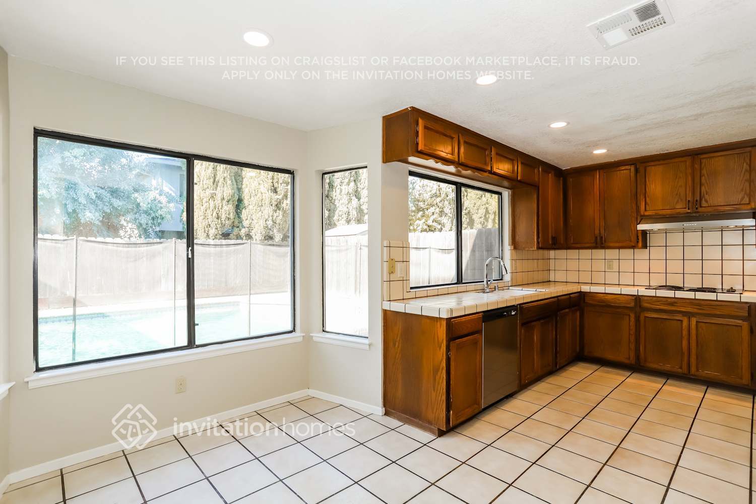 Building Photo - 1241 Countryside Ln