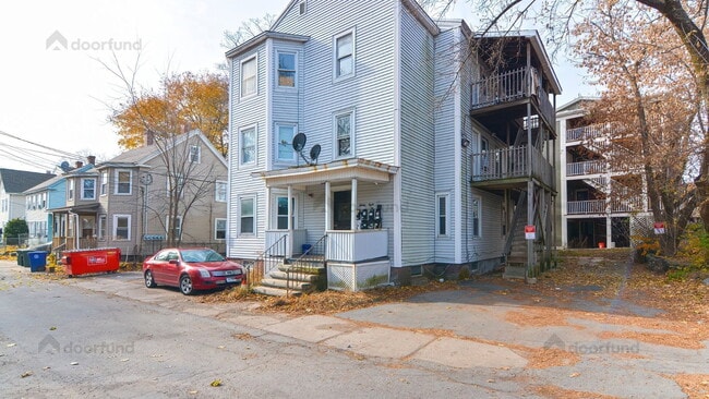 Building Photo - 28 Prescott St