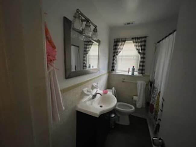 Building Photo - 7305 Harrison Ave