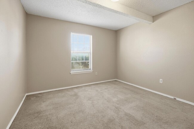 Building Photo - 246 Washington Blvd