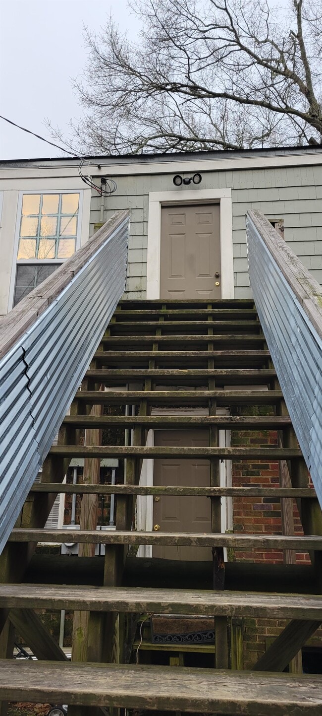 Building Photo - 966 E Fortification St