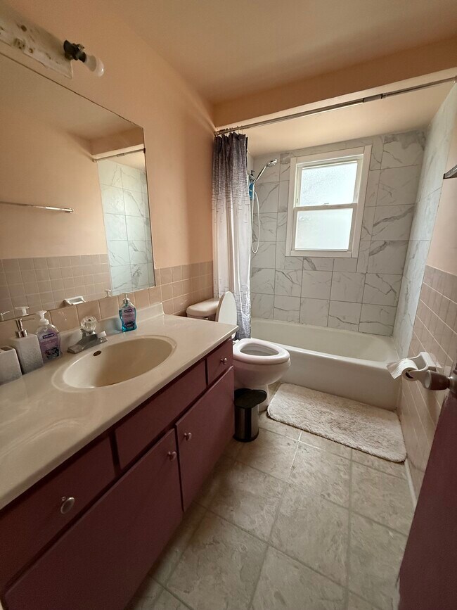 Building Photo - 4216 Marquette Dr