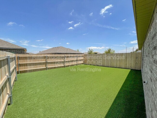 Building Photo - 2147 Kokomo Ave