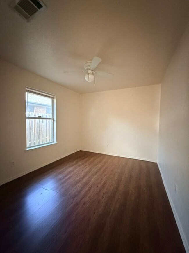 Building Photo - 4303 Sonora Dr