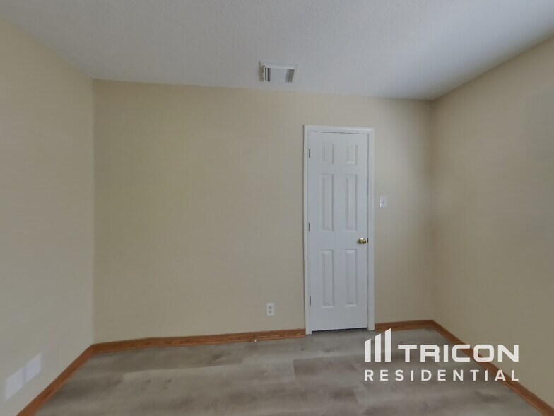Building Photo - 9226 Windward Trce