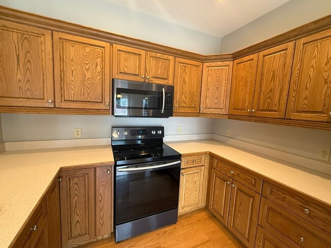 Building Photo - 51 Cambridge Cir