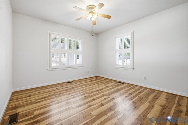 Building Photo - 6613 St Laurence Dr