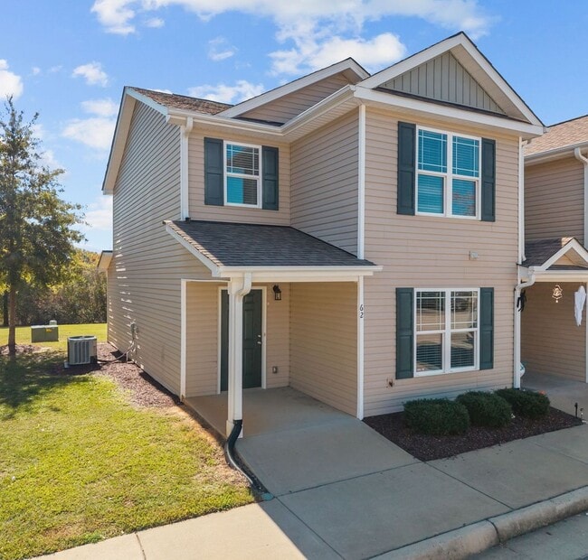 Building Photo - ONE MONTHS RENT FREE FOR THIS SPECIFIC 3 B...