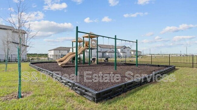 Building Photo - 349 Sol Vis Dr