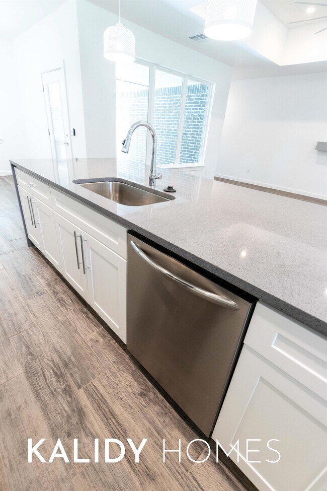 Building Photo - 1679 Kalidy Dr