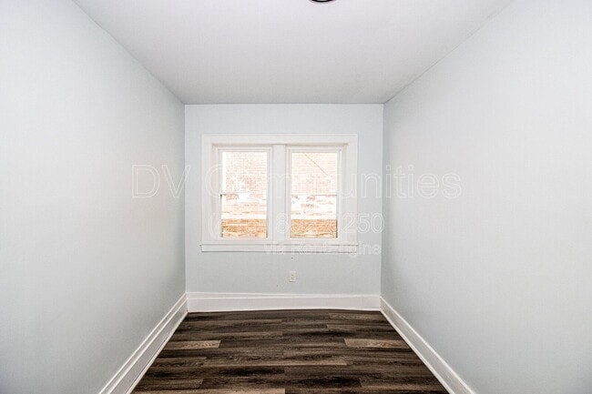Building Photo - 3300 E 149th St