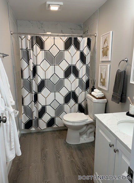 Building Photo - 21 Kenmar Dr