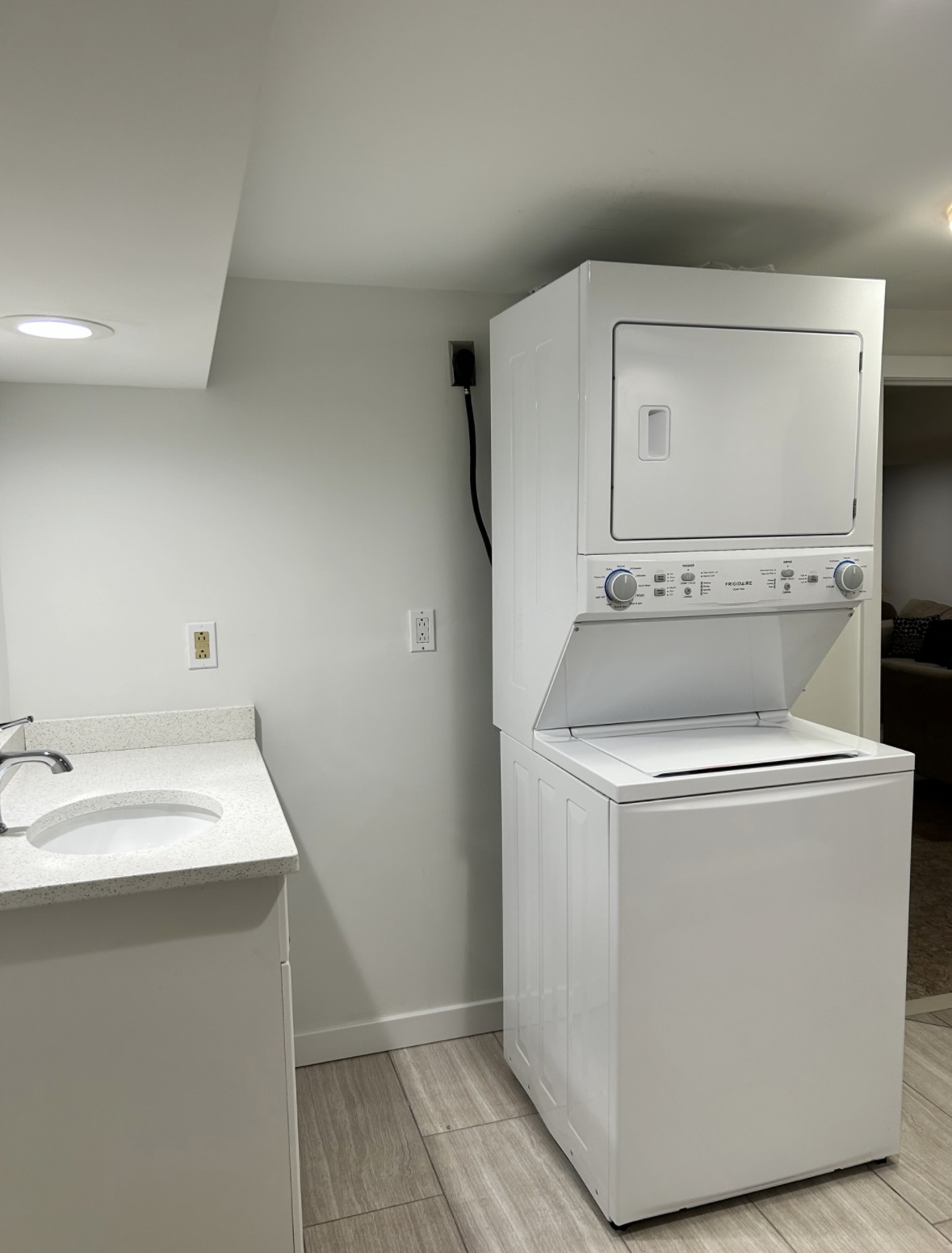 Private laundry and dryer - 472 Wooded Ln