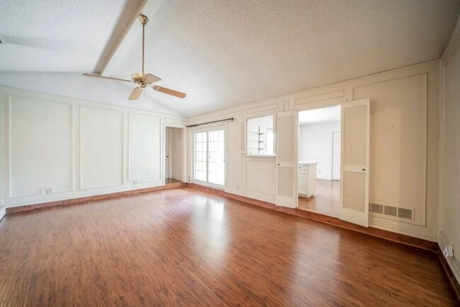 Building Photo - 2507 Radcliffe Dr