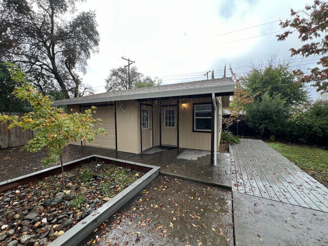 Building Photo - Charming Home With Detached Workshop And S...