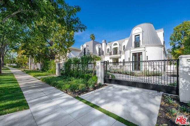 Building Photo - 616 N Alpine Dr