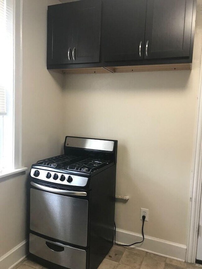 Building Photo - 1 bedroom in Chicago IL 60640