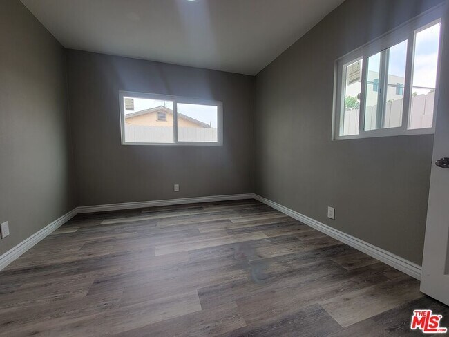 Building Photo - 3067 Harrington Ave