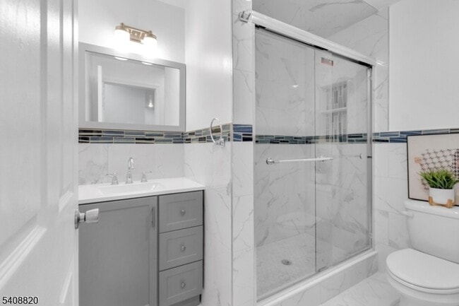 Building Photo - 4 1st St