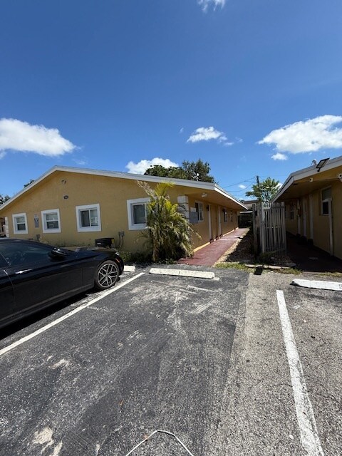 Building Photo - 5962