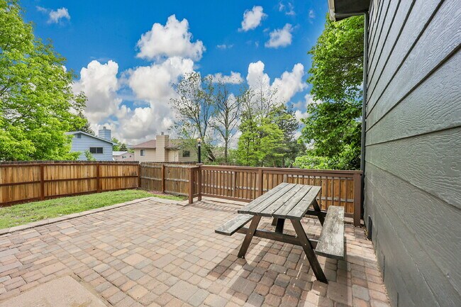 Building Photo - $2,700.00 - 4 Beds, 2 Baths, Single Family...